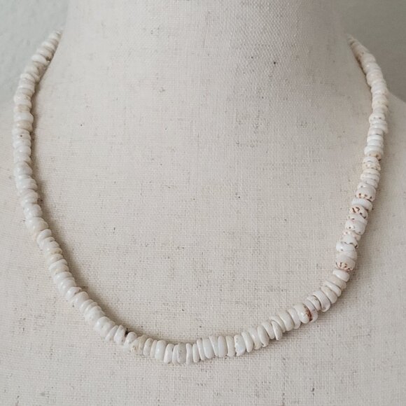 Vintage Puka Shell Necklace 18" - Picture 1 of 5